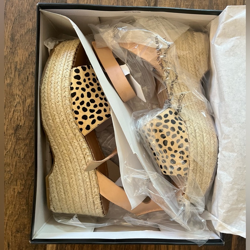 NEW Dolce Vita Leopard Calf Hair Sandals